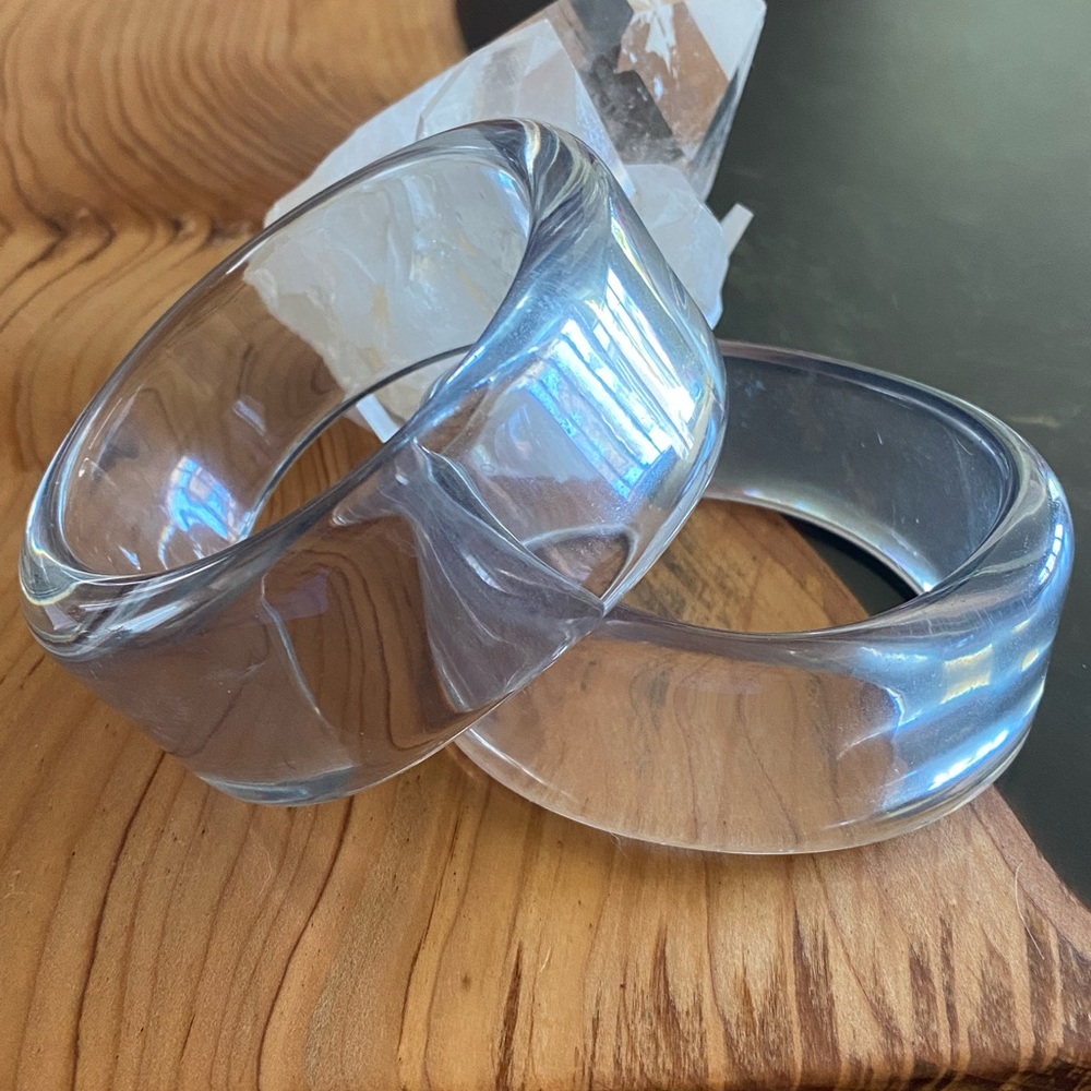 Vintage Mod Wave Clear Lucite Bangle Set